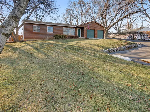 934 Highland Rd, Mundelein, IL 60060