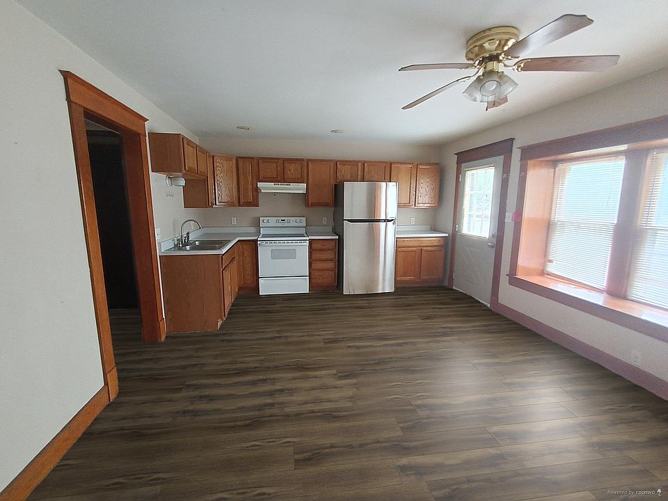 1st image of 1416 W Walnut St #A