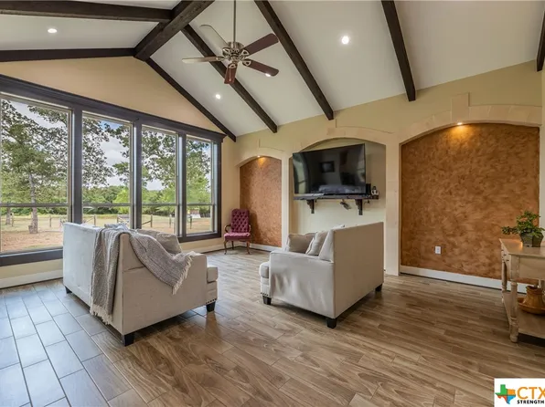 315 Rianna Woods Dr #B, Dale, TX 78616