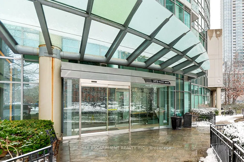 2 bed, $2,550 — Photo 2