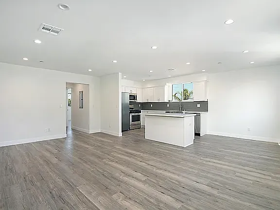4832 Saturn St — Photo 7