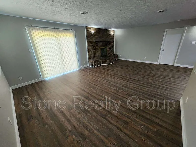 4435 S Sioux St #4 — Photo 2