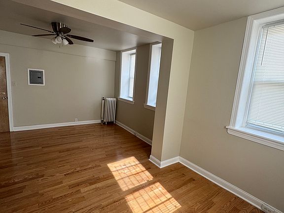 5th image of 4725-4727 Chester Ave #A2