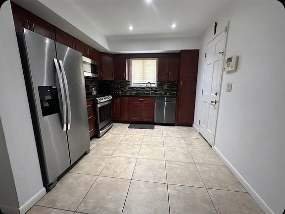 5th image of 38 E Pleasant Ave Floor 1