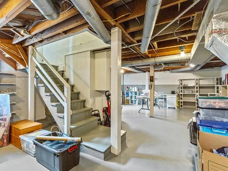 1527 Pacific Ter — Photo 31