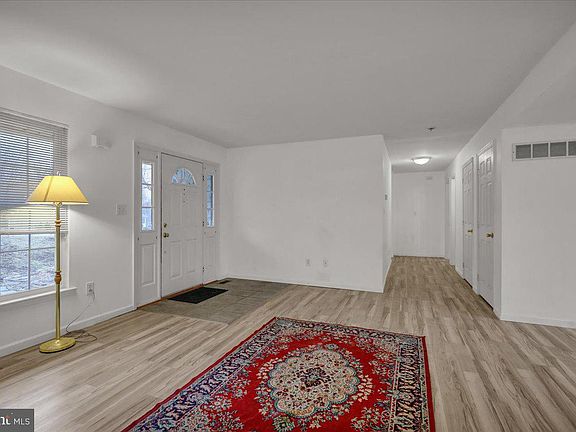 3rd image of 3305 Regency Dr