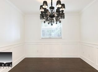 2198 Roseberry Ave, Vancouver, BC V5J 0G3