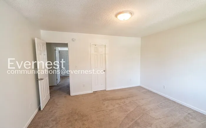 2163 Cheshire Dr — Photo 8