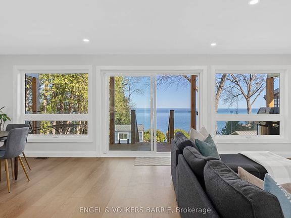 3rd image of 2371 Lakeshore Rd E