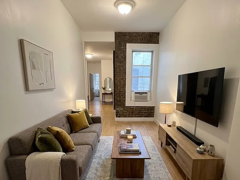 1348 Willoughby Ave #1R — Photo 9
