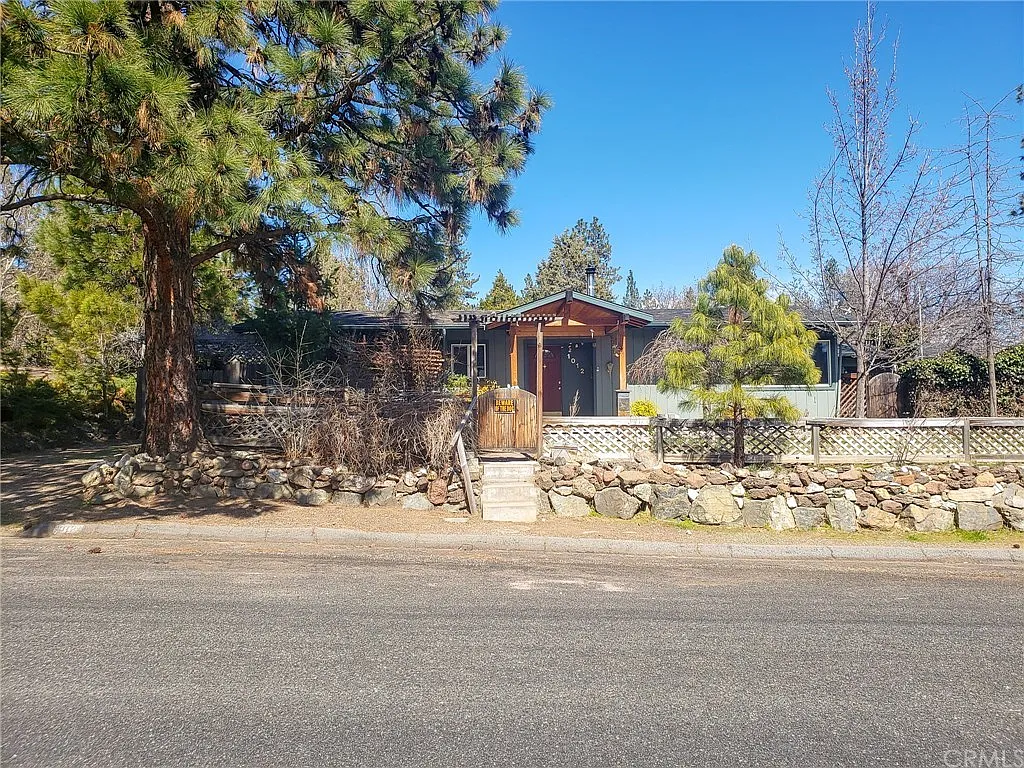 1012 North St photo 1
