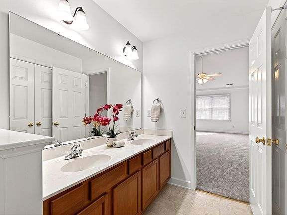 5th image of 5508 Cottonrose Ln