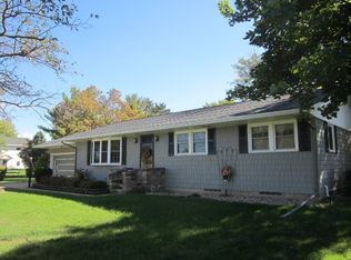 1242 8th St, Reedsburg, WI 53959