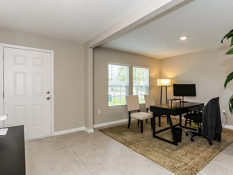 9208 Joannes Way — Photo 4