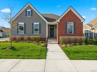 2556 Rosemond Ln, Rochester, MI 48309