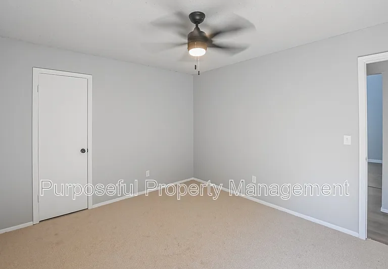 8224 NW 87th St — Photo 24