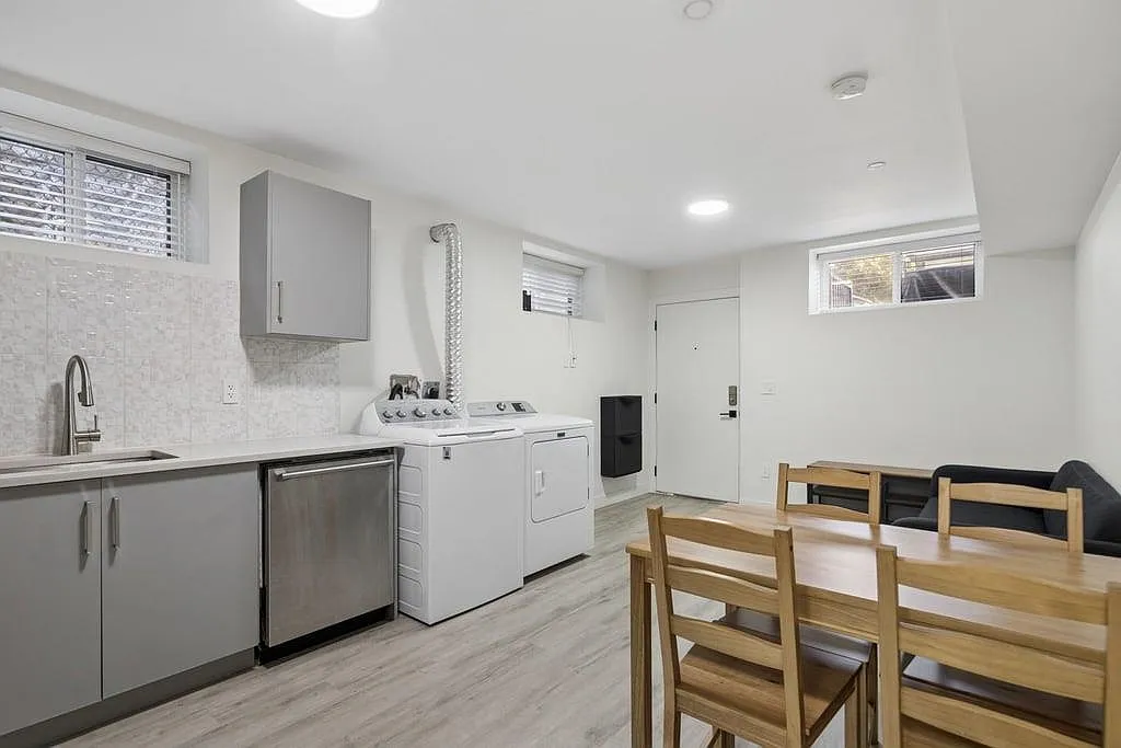 2 bed, 575 sqft, $1,890 — Photo 3