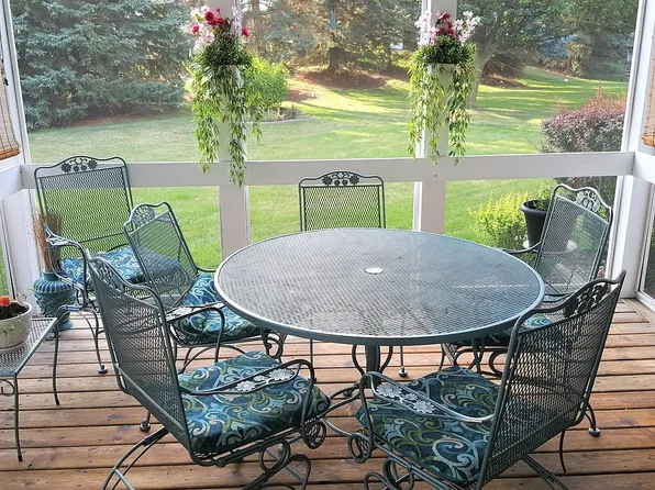 1302 Spicewood Dr, Okemos, MI 48864