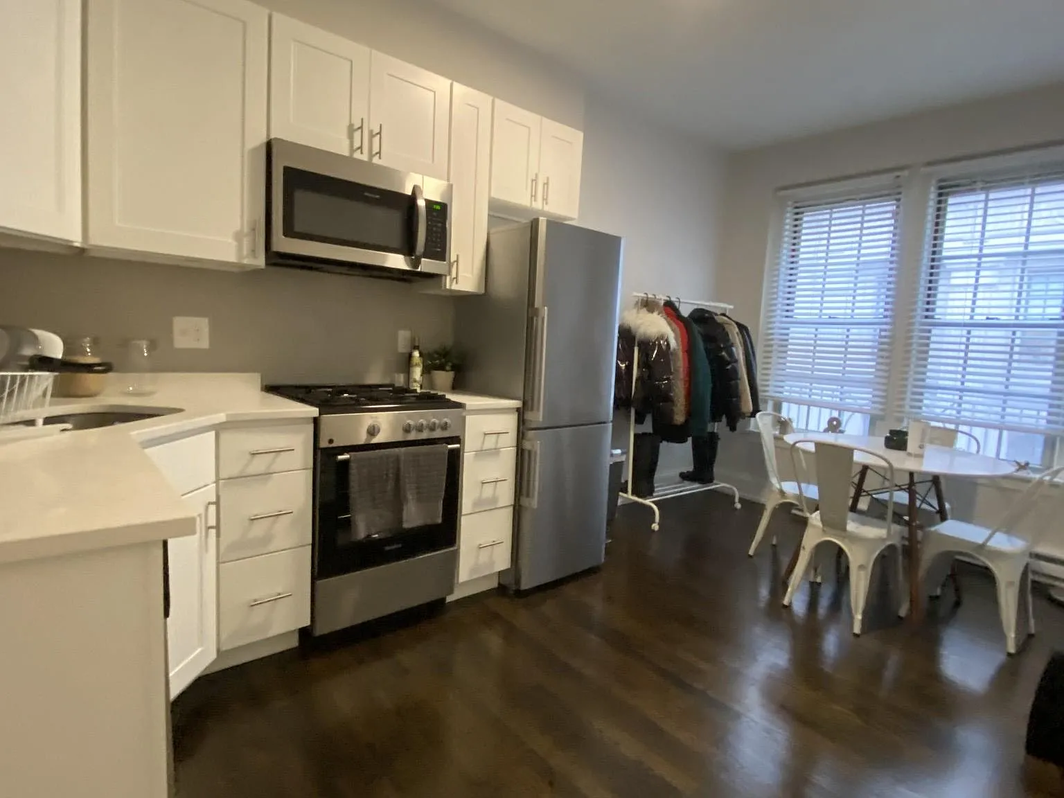 2 bed, 999 sqft, $4,000 — Photo 2