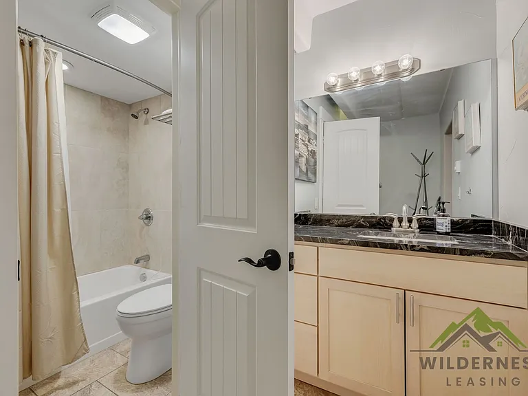 220 E La Bonte St #B — Photo 20
