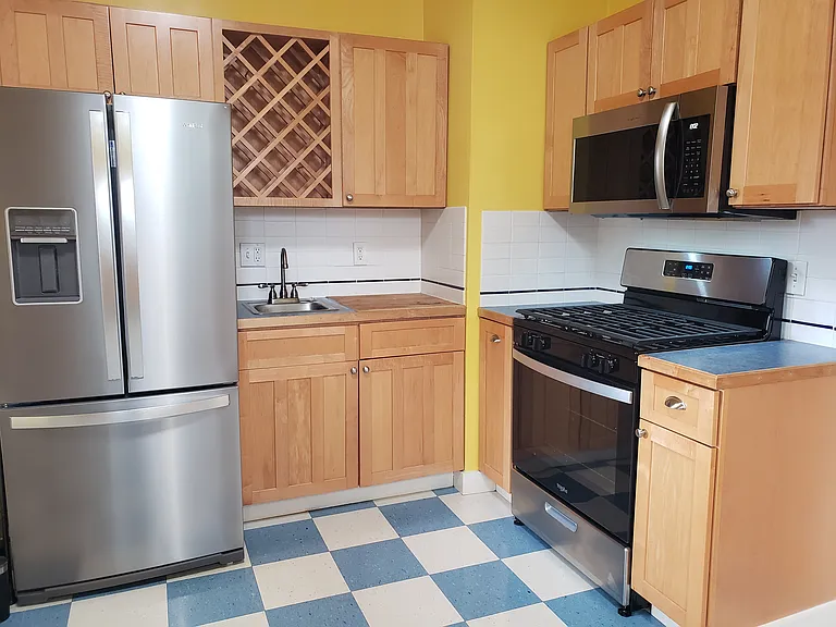 4512 N Commercial Ave — Photo 6