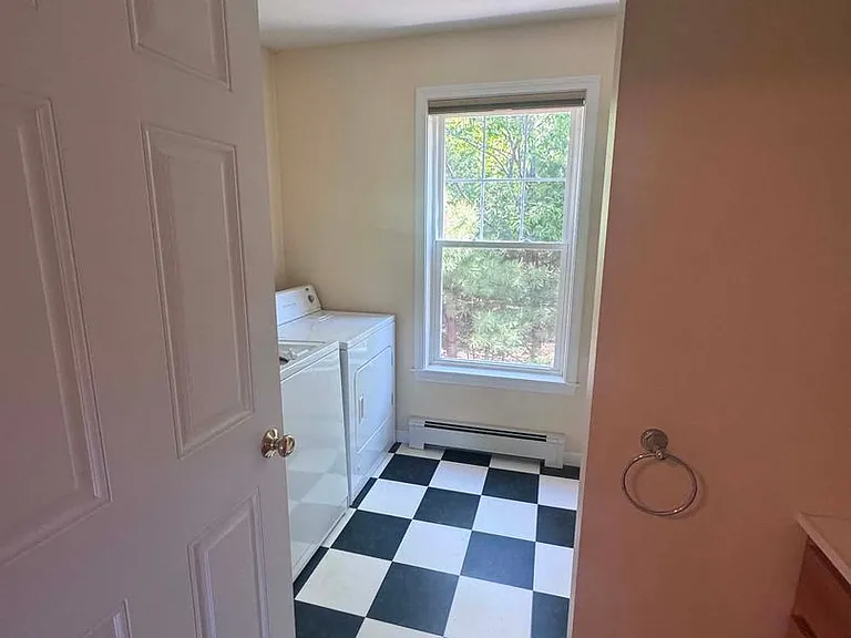 15 Edgefield Ln — Photo 9