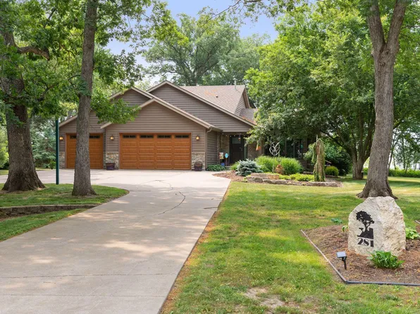 281 Brandon Dr, Hudson, WI 54016