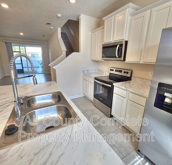 3972 Village View Ln — Photo 7