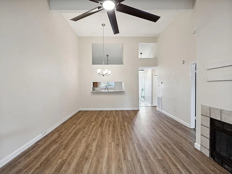 817 Blessing Creek Dr — Photo 6