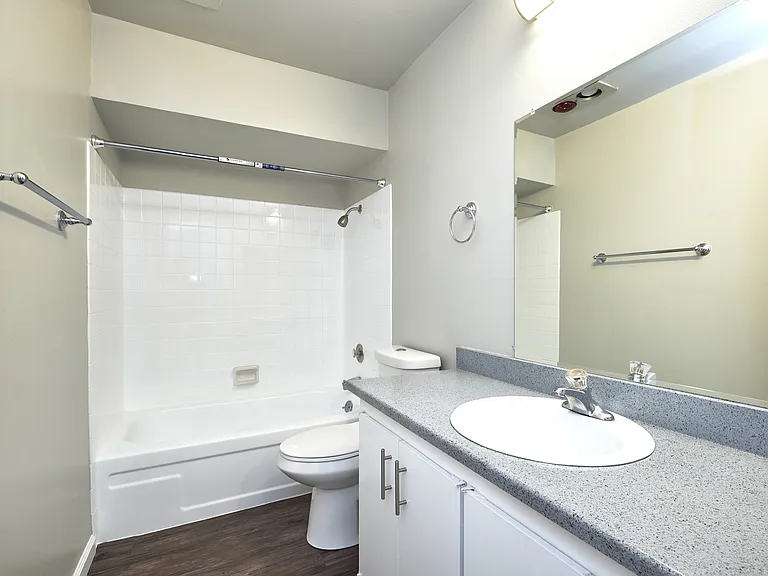 DP8 B bath small