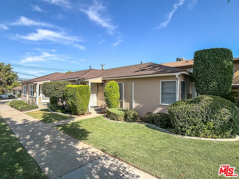1 bed, 1.0 bath, 700 sqft, $2,450 — Photo 2