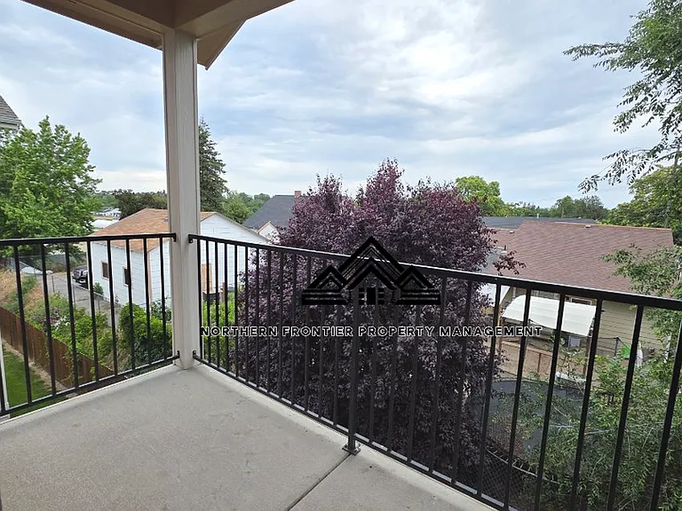 185 SW Silverstar Ln — Photo 18
