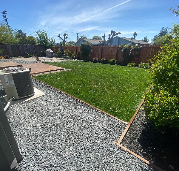 528 Adrienne Dr — Photo 3