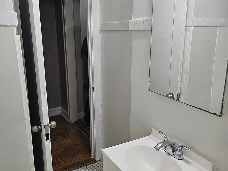 5011 W Quincy St #G — Photo 11