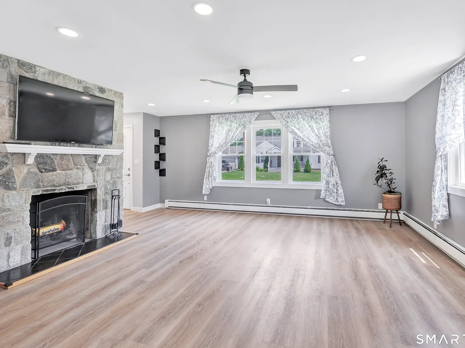 3 bed, 2.5 bath, 3010 sqft, $3,700 — Photo 3