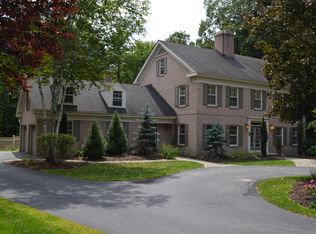 24 Riddle Dr, Bedford, NH 03110