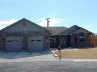 1414 Hillcrest Dr, Cody, WY 82414