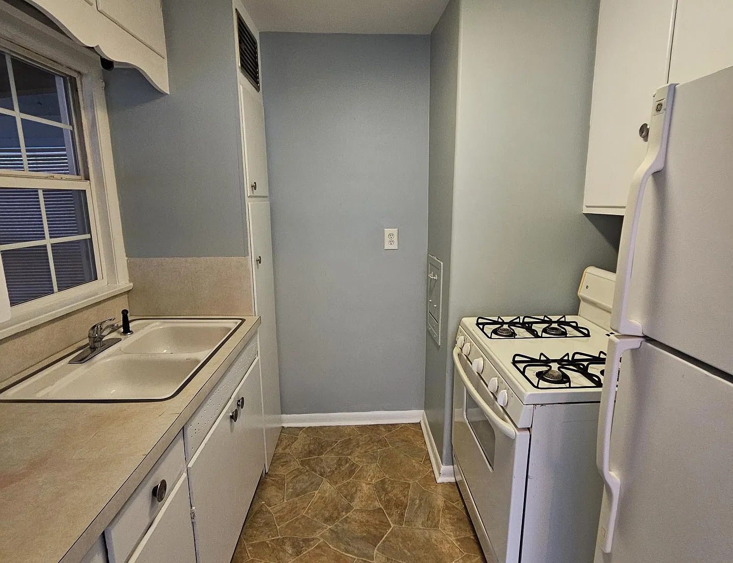 2 bed, $1,200 — Photo 4