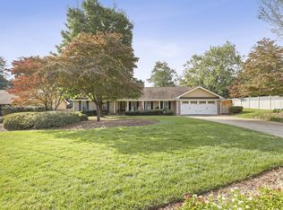 215 Bent Grass Dr, Roswell, GA 30076