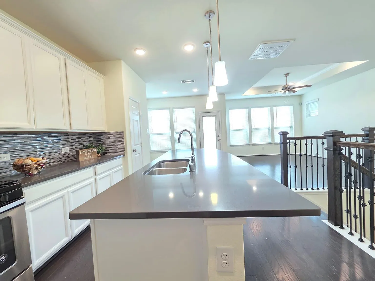 3 bed, 2.5 bath, 1501 sqft, $2,500 — Photo 3