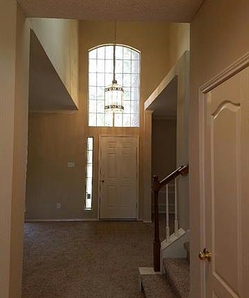 3rd image of 722 Claridge Dr