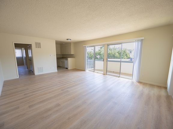 2nd image of 131 Paseo De La Concha #A