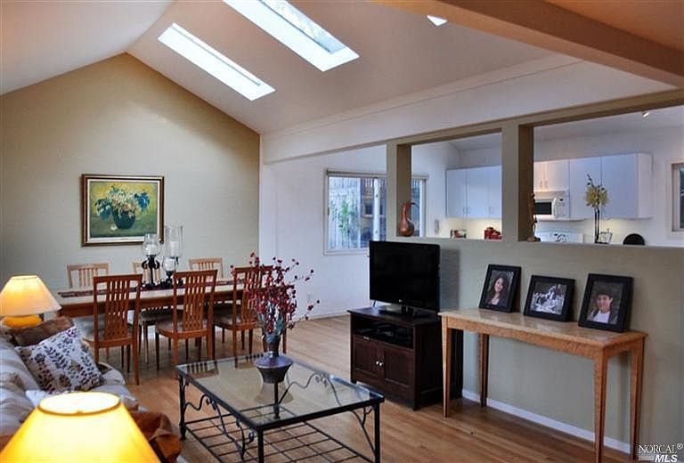 1st image of 19 Buckeye Cir