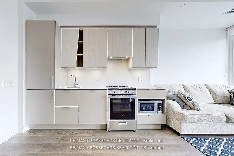 2 bed, $2,700 — Photo 2
