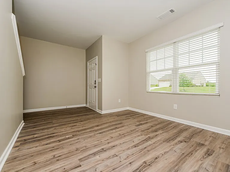 1083 Coldwater Dr — Photo 8