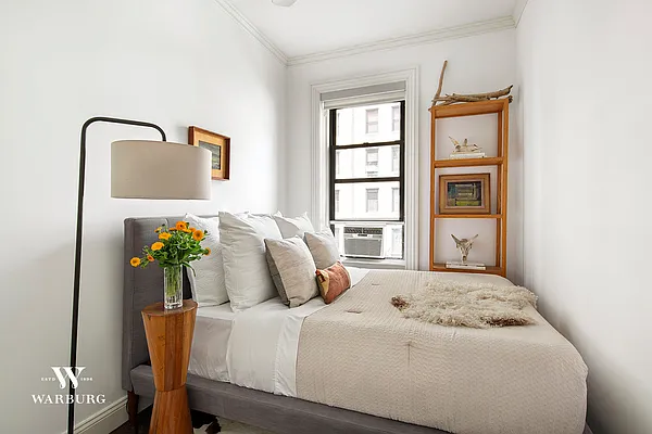 Sold by Warburg | media 5