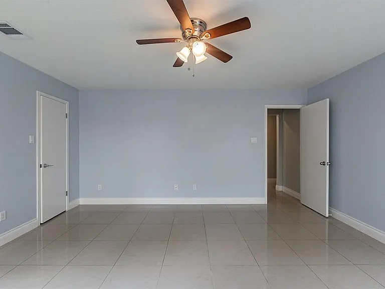 12023 Meadow Place Dr — Photo 36