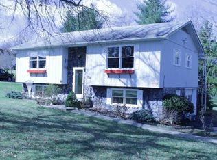 258 Beaumont Ln, Bluff City, TN 37618