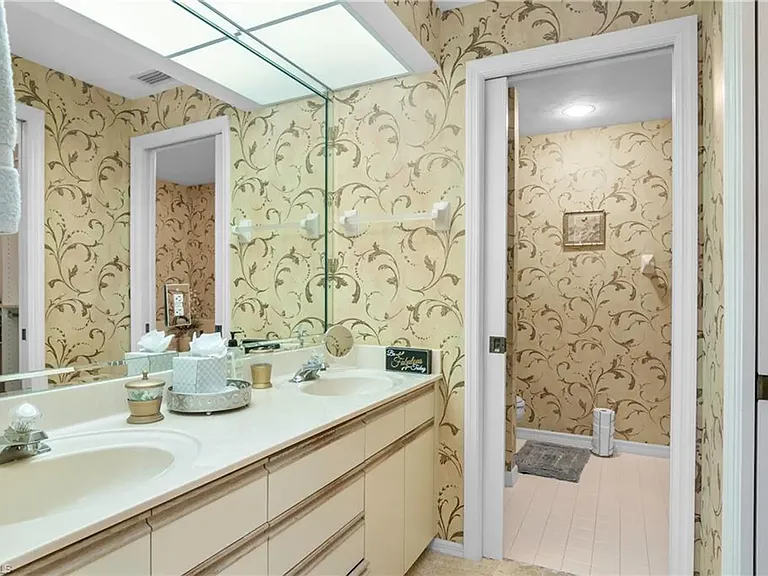 770 Waterford Dr #203 — Photo 15