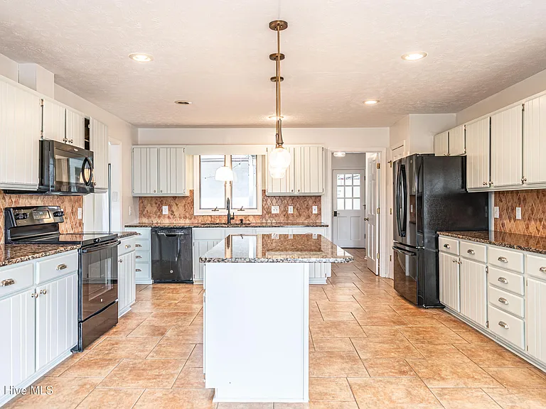 2 Sassafras Ln — Photo 9